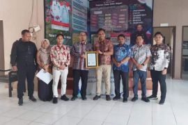 Kemenkumham Sulbar serahkan sertifikasi KIK masakan ikan "Bau Peapi"