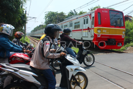 Jumlah kecelakaan kereta api di perlintasan sebidang Page 1 Small