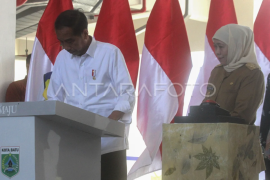 Presiden meresmikan pasar induk di Batu Page 1 Small