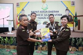 Wakajati tutup Rakerda kejaksaan se Sulawesi Utara