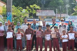 Adaro Nyalakan Ilmu bantu penunjang program  GNOTA di Balangan