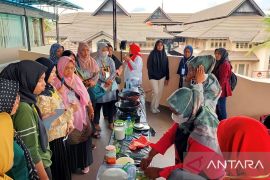 Pemkot Tanjungpinang latih puluhan pelaku IKM olah ikan