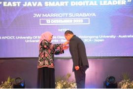 Kalaksa BPBD Jatim terima lencana "Smart Digital Leader"