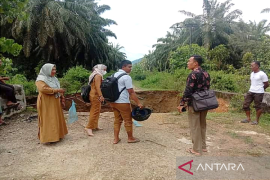 Jalan penghubung desa di Aceh Jaya putus akibat banjir