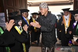 Ganjar Pranowo hadiri Dies Natalis ke-74 UGM di Yogyakarta