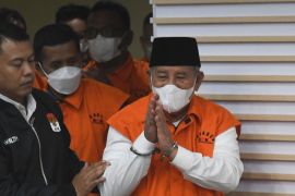 Gubernur Maluku Utara Abdul Ghani Kasuba resmi ditahan KPK