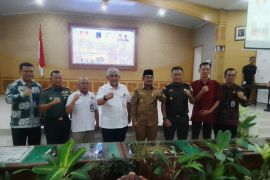 Dua perusahaan di bawah APP Grup raih penghargaan CSR dari Pemkab Tanjung Jabung Barat