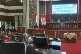 DPRD sahkan Raperda perlindungan dan pemberdayaan petani