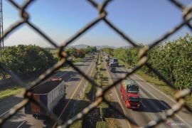 Arus lalu lintas kendaraan dari Jakarta ke Merak normal