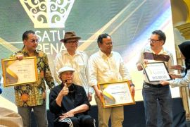 Putu Wijaya dan Komaruddin Hidayat terima anugerah Satupena Award