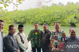 Sandiaga Uno puji keindahan Suak Parak Mangrove Belitung