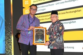 Dirut PLN Darmawan Prasodjo raih Green Leadership Utama Award