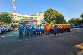 PLN Bekasi siagakan 316 petugas jaga keandalan pasokan listrik selama Natal-Tahun Baru