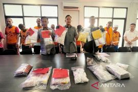 Polda Kalsel sita puluhan ribu obat terlarang saat razia pasar