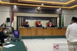 Bupati Meranti nonaktif Muhammad Adil divonis sembilan tahun penjara