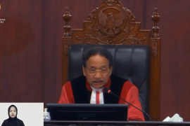 MK kabulkan gugatan Emil Dardak cs soal masa jabatan kepala daerah