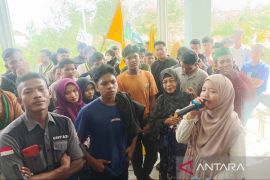 Mahasiswa tuntut pengungsi Rohingya direlokasi dari Aceh Timur