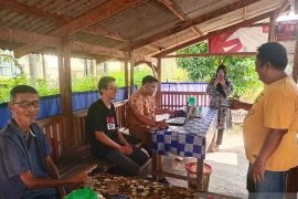 Disdukcapil Agam berikan layanan door to door aktifkan aplikasi IKD warga