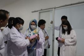 Tim Monitoring Dinas Kelautan dan Perikanan Jatim tinjau Pabrik EM Bengkel