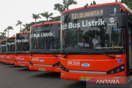 Perum Damri dan Transjakarta luncuran bus listrik