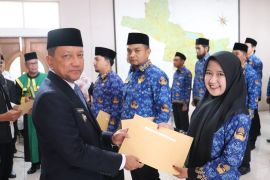 Serahkan SK pengangkatan 107 PNS, ini pesan Pj Bupati Aceh Tengah
