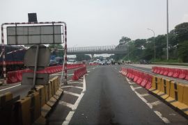 Gerbang Tol Cileunyi berlakukan buka tutup antisipasi antrean panjang