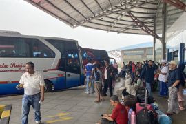 Terminal Terpadu Pulogebang alami peningkatan penumpang jelang natal