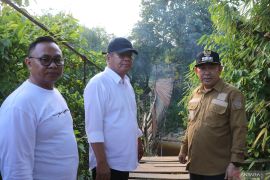 Pemprov Kalbar secepatnya perbaiki Jembatan Gantung Ensiang yang putus
