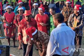 Bupati Teluk Wondama ingatkan masyarakat waspadai hoaks jelang Natal