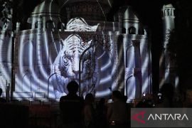 Taman Safari tampilkan "Malam Bercahaya" selama libur Natal dan Tahun Baru