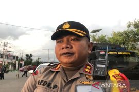 Polres Mimika melarang penjualan kembangapi selama 24-25 Desember