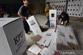 Perakitan kotak suara Pemilu 2024 di Bandar Lampung Page 2 Small