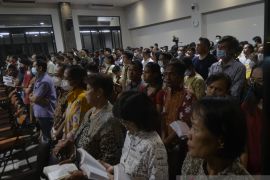 Ibadah Misa malam Natal di Bandar Lampung Page 2 Small