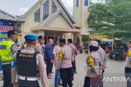 Polres OKU sterilisasi gereja jelang perayaan Natal 2023