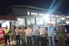 100 personel gabungan amankan perayaan malam Natal di Belitung