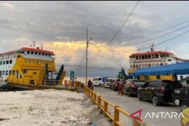 ASDP Ambon terapkan sistem pembelian tiket feri secara daring