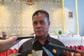 Gubernur Papua mengajak warga untuk toleransi pada perayaan Natal