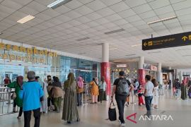 Penumpang pesawat di Bandara Pangkalpinang terapkan prokes COVID-19