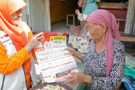 Reni Astuti kampanye di pasar serap aspirasi harga sembako