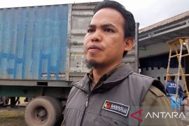 Bawaslu Bangka Tengah tertibkan APK yang melanggar