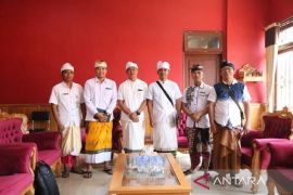 DPRD Buleleng berdialog dengan Forkom Widya Pasraman