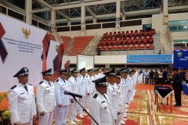 Bupati Siak lantik dan ambil sumpah 32 penghulu, satu perempuan