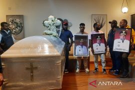 Jenazah Lukas Enembe tiba di Bandara Sentani Jayapura pukul 09.20 WIT