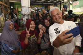 Ganjar pilih fokus turun ke masyarakat
