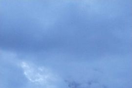 Marapi Sumbar erupsi lagi diiringi dentuman keras