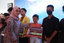 Banyuwangi salurkan dana hibah pendidikan Rp18,3 M selama 2023