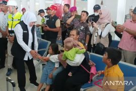 Arus penumpang melalui Pelabuhan Tanjung Perak tercatat 91 ribu orang