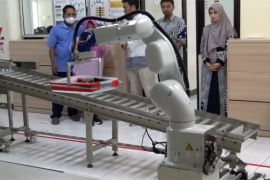 Teknologi AI menjadi jembatan dunia pendidikan dan industri