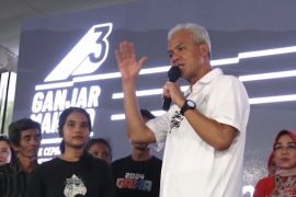 Ganjar luncurkan "Satu Keluarga Miskin Satu Sarjana" di Sukoharjo