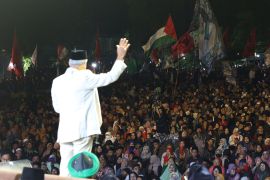 Ganjar dan Atikoh ikuti istigasah bareng puluhan ribu warga di Semarang